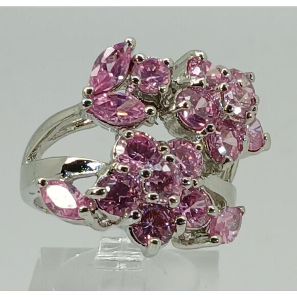Vintage Ring Size 6.75 Silver Tone White Gold GP Purple Sim Diamond CZ Cocktail - Picture 2 of 10